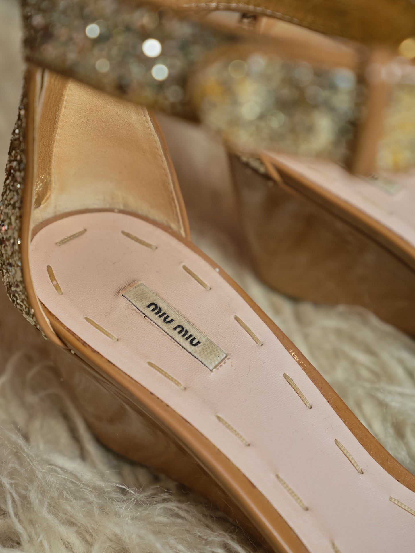 Sandali con zeppa MIU MIU scarpe