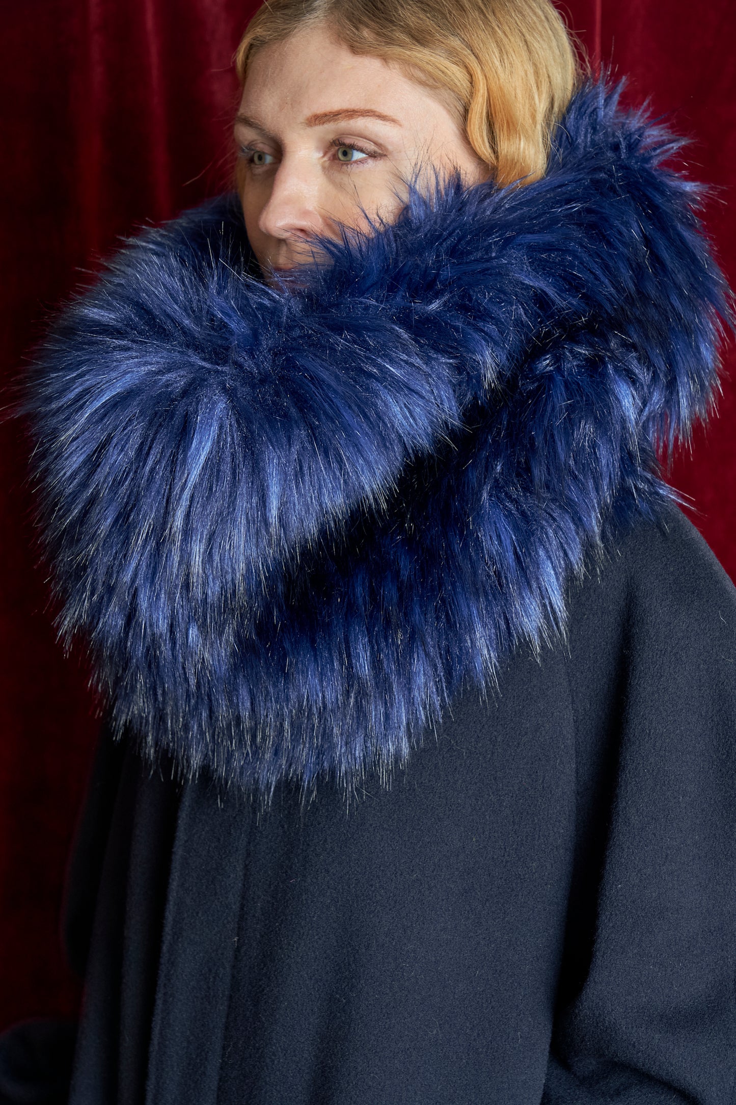 Collo fake fur blu Made in Italy