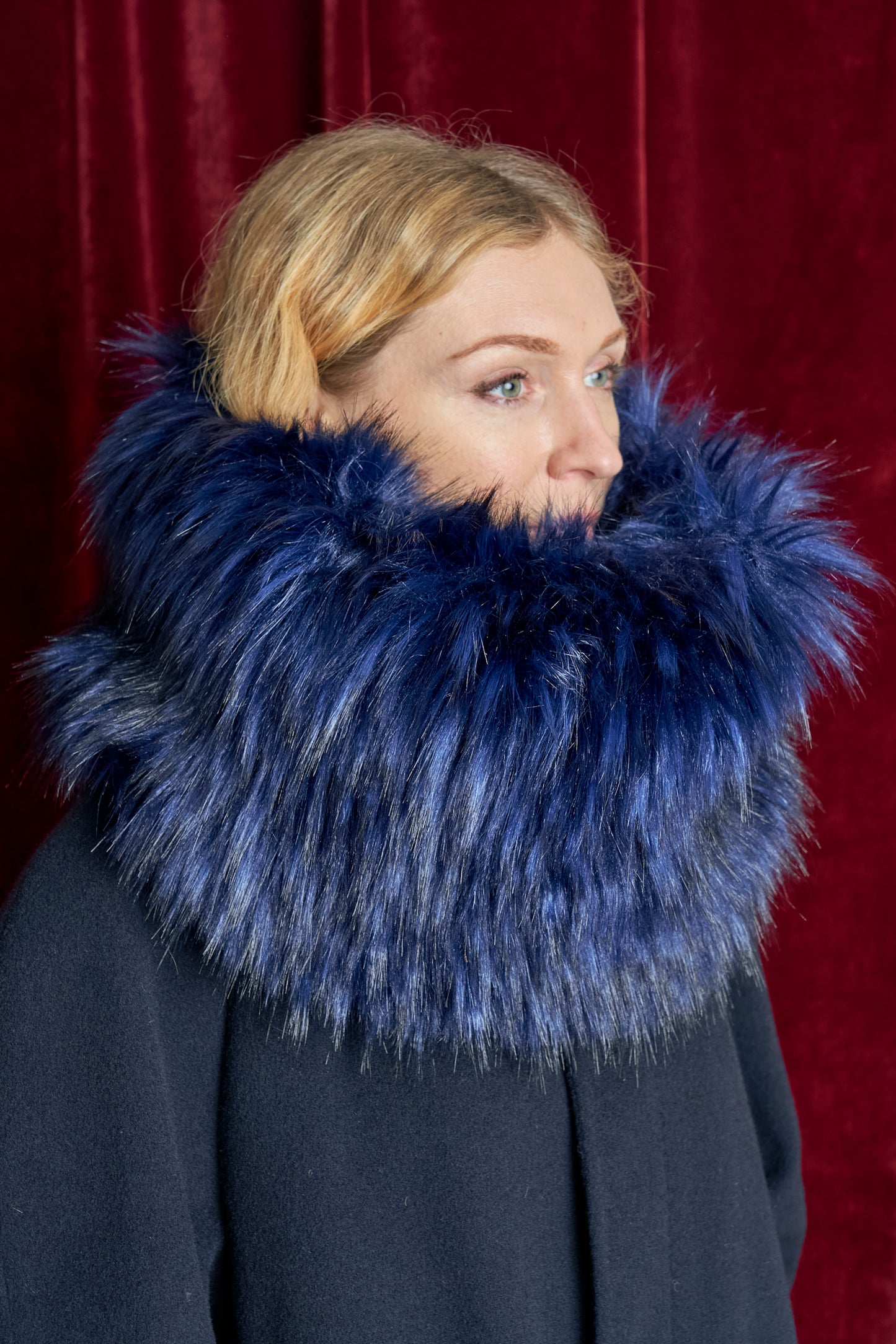 Collo fake fur blu Made in Italy