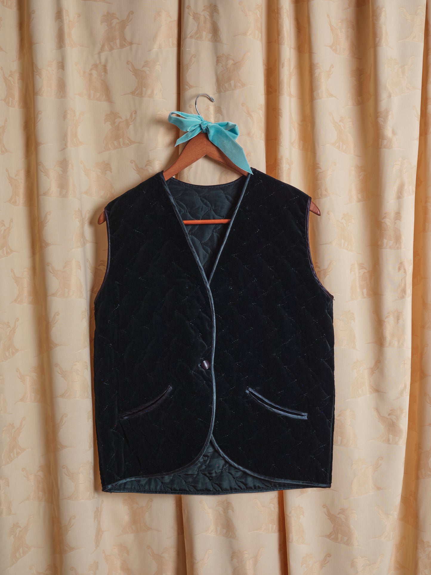 Gilet in veluto matelasse ricamo