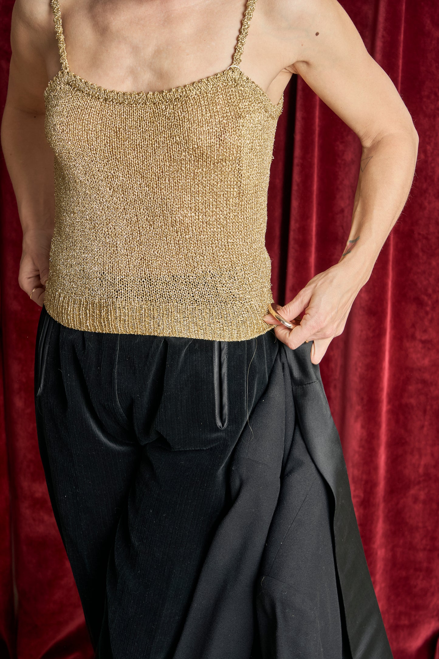 Top in maglia oro